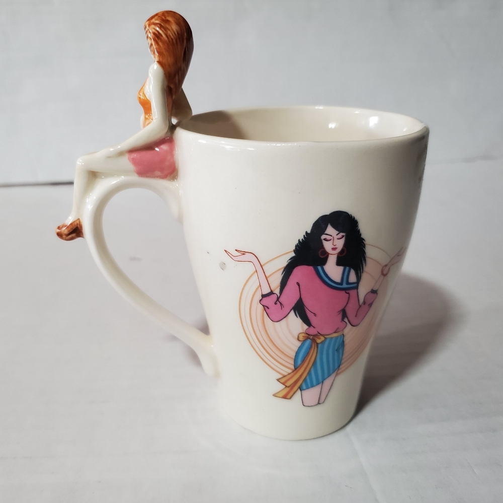 AIYARA CERAMIC 3-DIMENSIONAL SASSY CONFIDENT GIRL NOVELTY BEVERAGE MUG